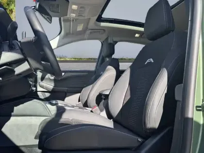 Photo 17 Ford Kuga  2.5 Duratec 183 ch FHEV I-AWD Powershift