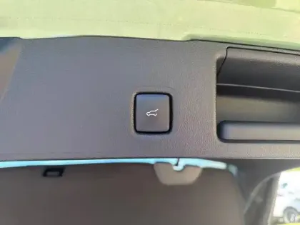 Photo 8 Ford Kuga  2.5 Duratec 183 ch FHEV I-AWD Powershift