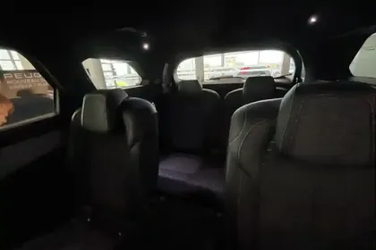 Photo 28 Peugeot 5008  Electrique 210 ch 73 kWh