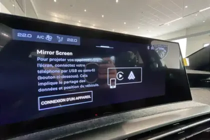 Photo 16 Peugeot 5008  Electrique 210 ch 73 kWh