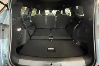 Photo 34 Peugeot 5008  Electrique 210 ch 73 kWh