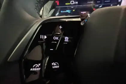 Photo 19 Peugeot 5008  Electrique 210 ch 73 kWh