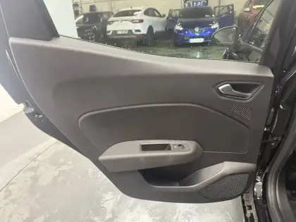 Photo 14 Renault Clio  E-Tech full hybrid 145 ch GSR2