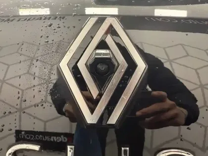 Photo 8 Renault Clio  E-Tech full hybrid 145 ch GSR2