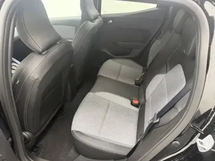 Photo 5 Renault Clio  E-Tech full hybrid 145 ch GSR2