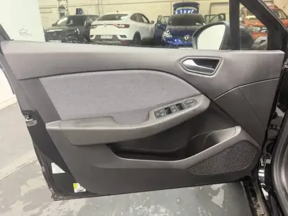 Photo 24 Renault Clio  E-Tech full hybrid 145 ch GSR2