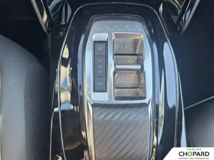 Photo 18 Peugeot 2008  Hybrid 136 e-DCS6