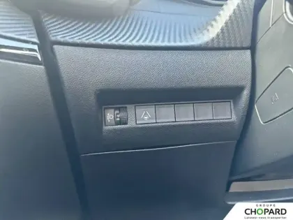 Photo 19 Peugeot 2008  Hybrid 136 e-DCS6