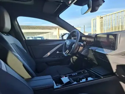 Photo 47 Opel Astra  1.5 Diesel 130 ch BVA8