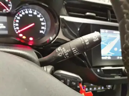 Photo 17 Opel Corsa  1.2 75 ch BVM5 Elegance Business