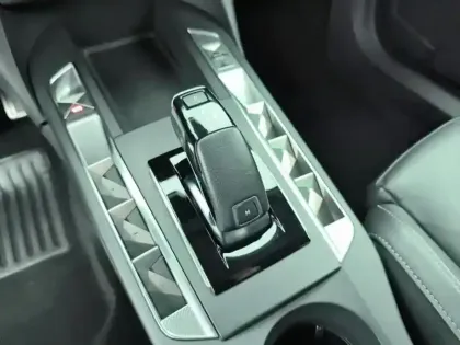 Photo 23 DS DS 3  PureTech 130 EAT8 Rivoli