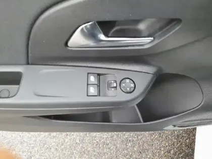 Photo 19 Opel Corsa  1.2 75 ch BVM5 Elegance Business