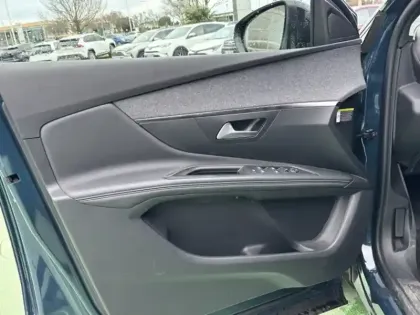 Photo 15 Peugeot 3008 Gén. II Ph2 NG Allure Pack 5