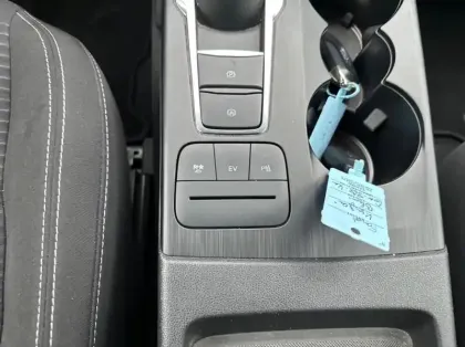 Photo 16 Ford Kuga 2.5 Duratec 225ch PHEV Titanium BVA