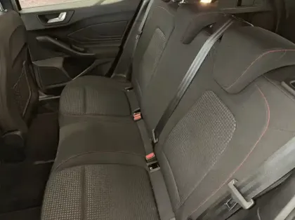 Photo 8 Ford Focus SW 1.0 Flexifuel 125ch mHEV ST-Line