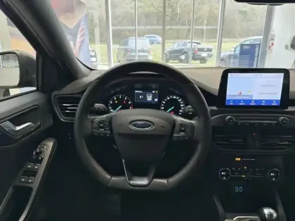 Photo 6 Ford Focus SW 1.0 Flexifuel 125ch mHEV ST-Line