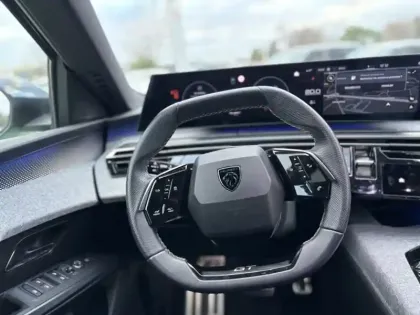 Photo 13 Peugeot 5008 Hybrid 136 GT 1.2 ch 6 rapports, Hybride6