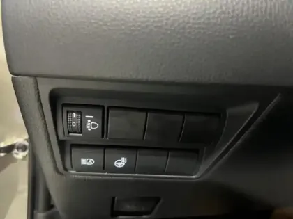 Photo 27 Toyota Yaris  116h Collection 5p Pack Techno