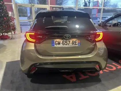 Photo 18 Toyota Yaris  116h Collection 5p Pack Techno