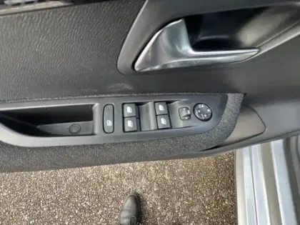 Photo 27 Peugeot 208  1.2 100ch S&S Style