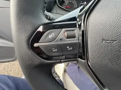 Photo 28 Peugeot 208  1.2 100ch S&S Style