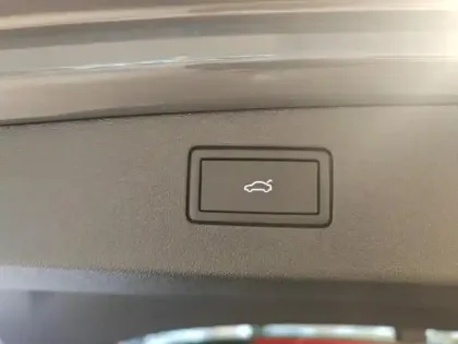 Photo 7 Volkswagen Tiguan  1.5 eTSI 150ch Elegance DSG7