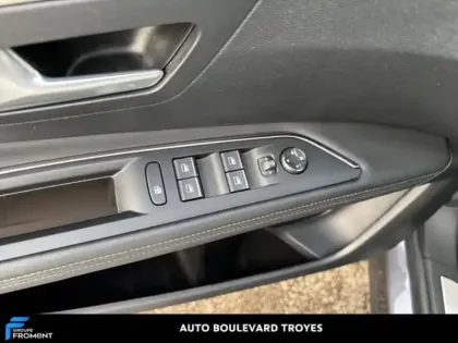 Photo 14 Peugeot 3008  1.2 PureTech 130ch S&S GT EAT8