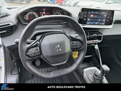 Photo 7 Peugeot 2008  1.2 PureTech 100ch S&S Style