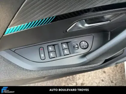 Photo 14 Peugeot 2008  1.2 PureTech 100ch S&S Style