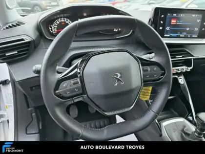 Photo 8 Peugeot 2008  1.2 PureTech 100ch S&S Style
