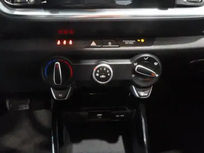 Photo 8 Kia Stonic  1.0 T-GDi 100ch Active DCT7