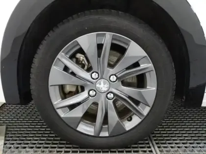 Photo 9 Peugeot 208  e- 136ch Style