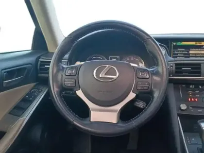 Photo 12 Lexus Is  300h Luxe