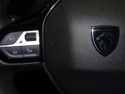 Photo 11 Peugeot 2008  1.2 PureTech 100ch S&S Allure