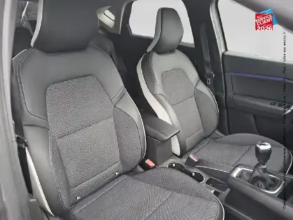 Photo 19 Renault Captur  1.3 TCe mild hybrid 140ch Techno