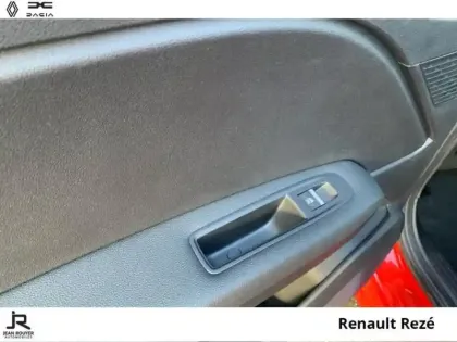 Photo 13 Renault Captur  1.6 E-Tech hybride rechargeable 160ch Intens -21