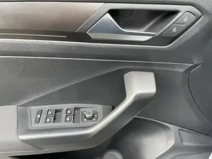 Photo 12 Volkswagen T-roc  1.0 TSI 115ch Lounge Euro6d-T