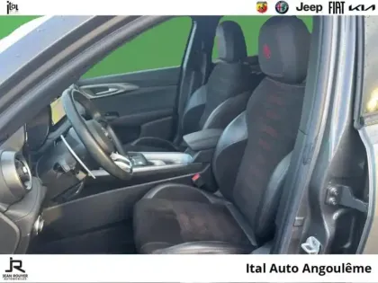 Photo 8 Alfa Romeo Tonale  1.5 Hybrid 130ch Edizione Speciale TCT