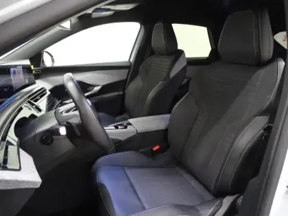 Photo 7 Peugeot 3008  1.2 Hybrid 145ch Allure e-DCS6