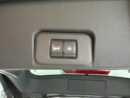 Photo 9 Nissan X-trail  e-4orce 213ch Tekna 7 places