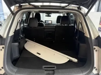 Photo 7 Nissan X-trail  e-4orce 213ch Tekna 7 places