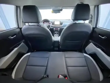 Photo 14 Kia Stonic  1.0 T-GDi 120ch MHEV Premium DCT7