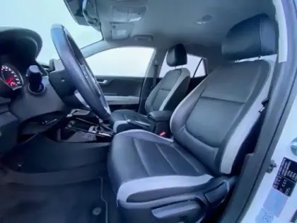 Photo 8 Kia Stonic  1.0 T-GDi 120ch MHEV Premium DCT7