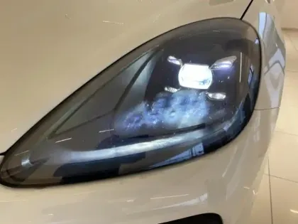 Photo 7 Porsche Cayenne  3.0 V6 462ch E-Hybrid