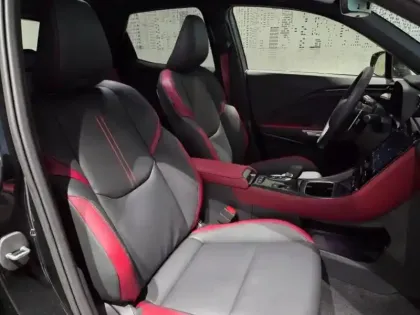 Photo 12 Lexus Lbx  1.5 136ch Vibrant Edition 2WD MY26