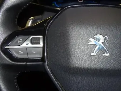 Photo 13 Peugeot 2008  1.2 PureTech 130ch S&S Allure EAT8