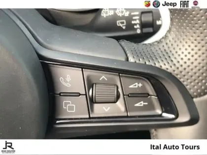 Photo 11 Alfa Romeo Stelvio  2.2 Diesel 160ch Veloce AT8/Toit ouvrant/Cuir sport