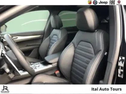 Photo 8 Alfa Romeo Stelvio  2.2 Diesel 160ch Veloce AT8/Toit ouvrant/Cuir sport