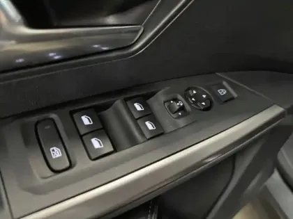 Photo 12 Peugeot 5008  Hybrid 136ch Allure e-DCS6