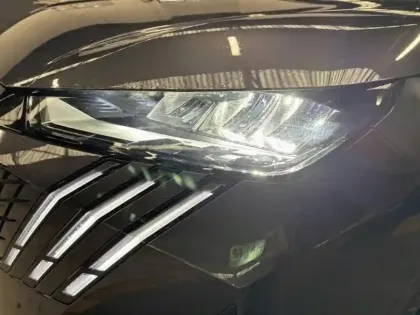 Photo 11 Peugeot 5008  Hybrid 136ch Allure e-DCS6